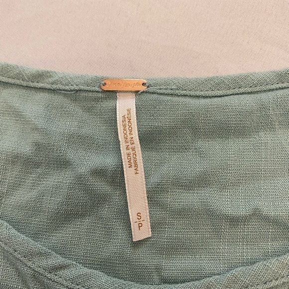 FREE PEOPLE Rayon Cold Shoulder Flow Dress/Tunic, Size Small. - Picture 3 of 7